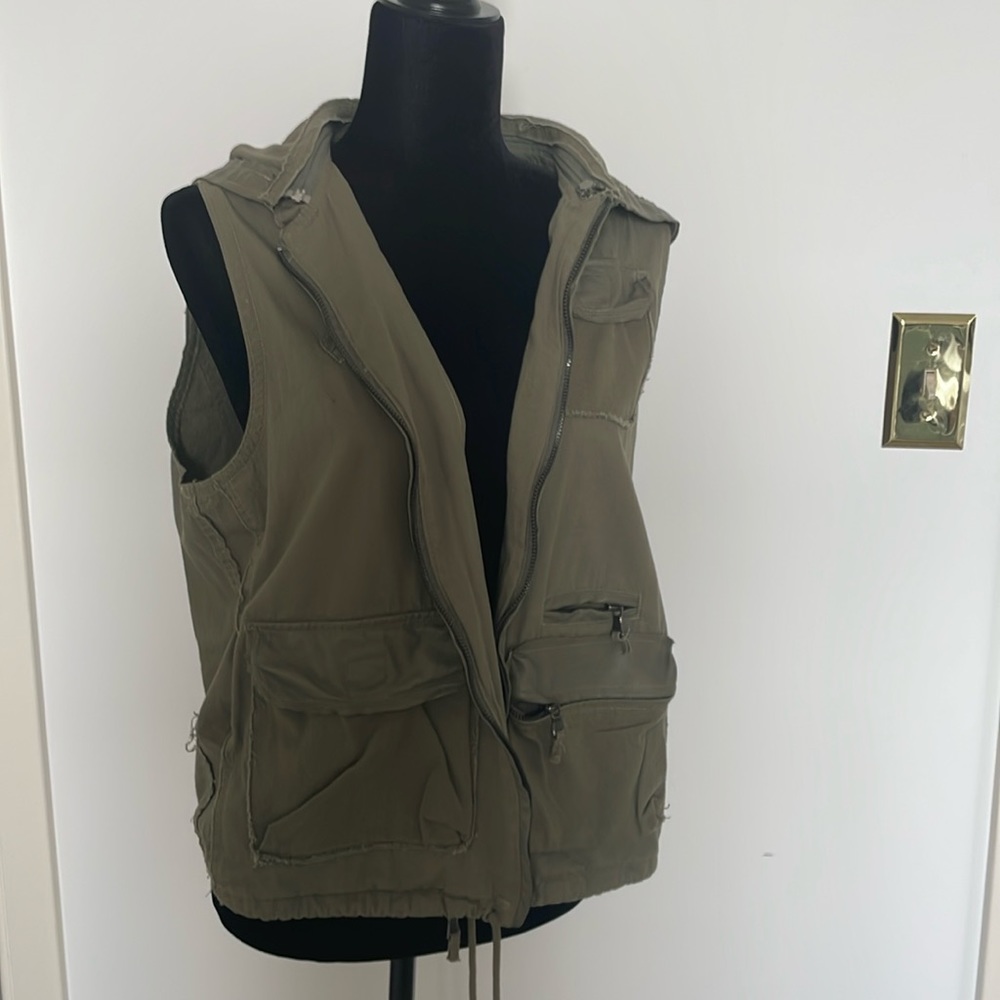 NWOT Jakett New York cotton and leather utility vest size large.